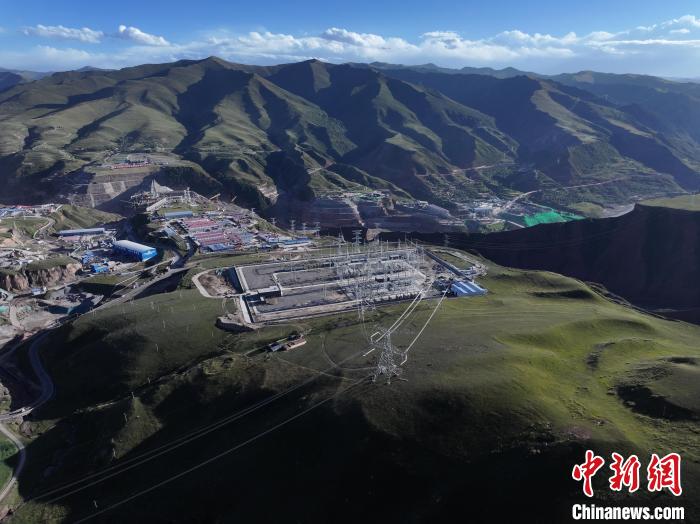 中国海拔最高750千伏超高压变电站投运